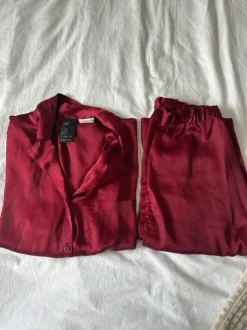 Satin pyjamas set