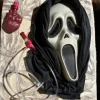 Scream Mask with fake bloodpump