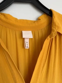 Senapsgul klänning H&M
