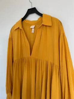 Senapsgul klänning H&M