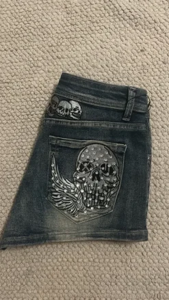 SHEIN skorts med dödskallar