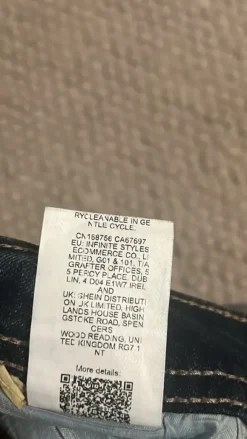 SHEIN skorts med dödskallar