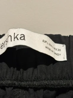 Shorts fra Bershka med skrå detalje