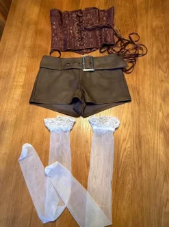 Shorts och livstycke
