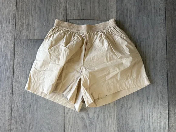 Skall studio beige shorts