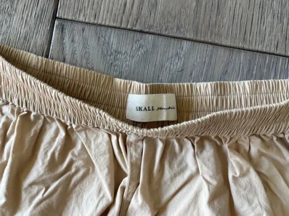 Skall studio beige shorts
