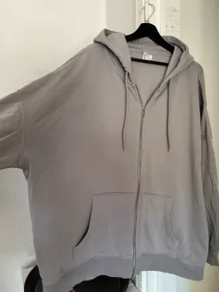 Skøn rummelig hættetrøje str. 4XL