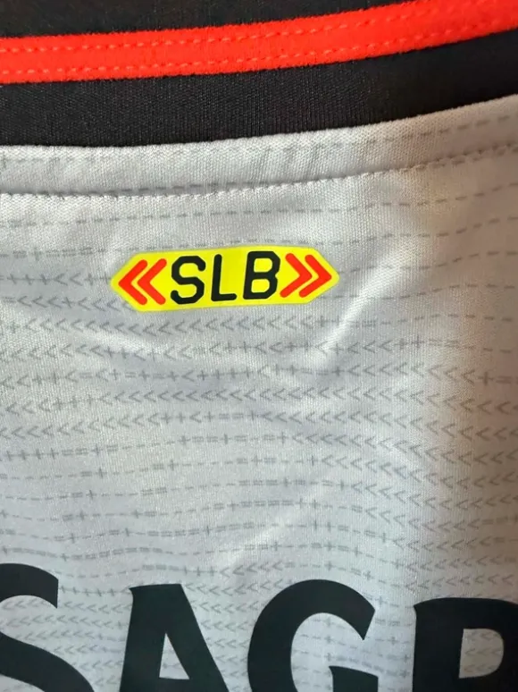 S.L. Benfica 24/25 tredje trøje – grå – str. L – ny m. tags