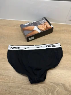 Slipy Nike