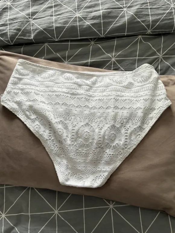 Snygg vit bikini