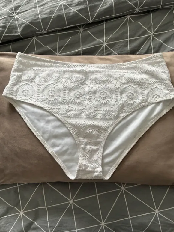Snygg vit bikini