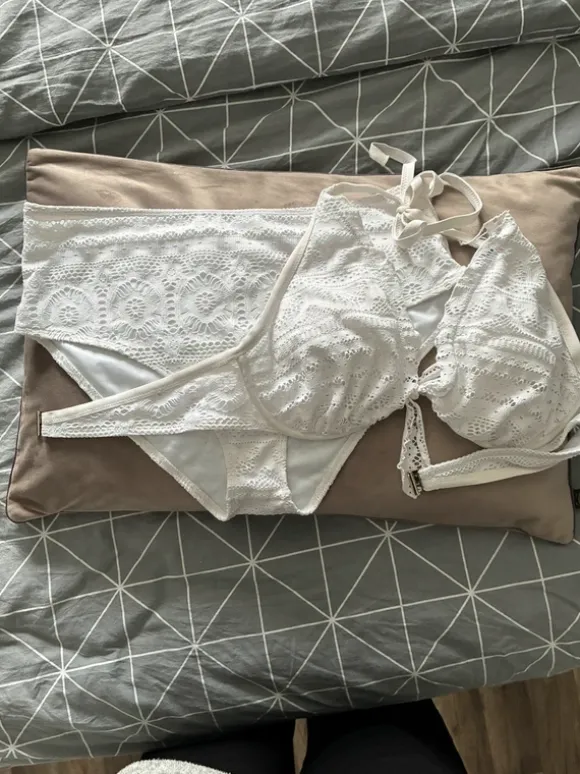 Snygg vit bikini