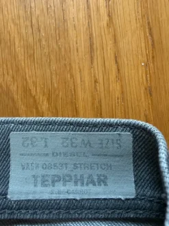 Snygga ljusgrå diesel jeans