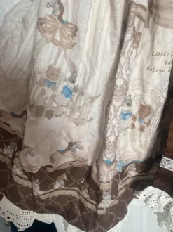 słodka sukienka lolita brązowa beżowa z koronkami kotki alicja w krainie czarów