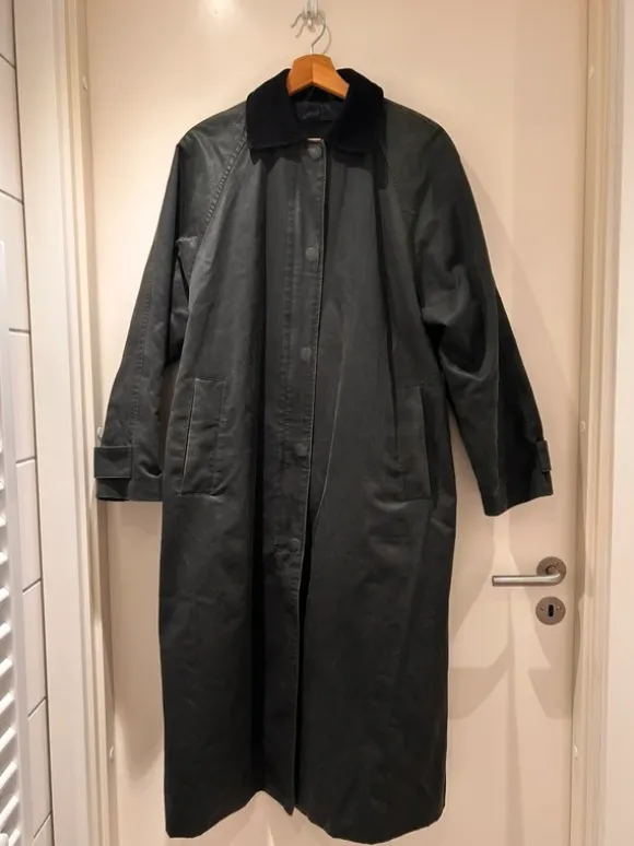 Sort coat