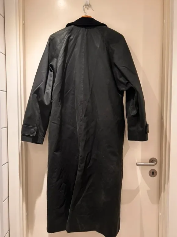 Sort coat