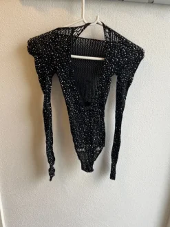 Sort fest bodysuit med glimmer