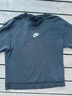Sort Nike sweat shirt