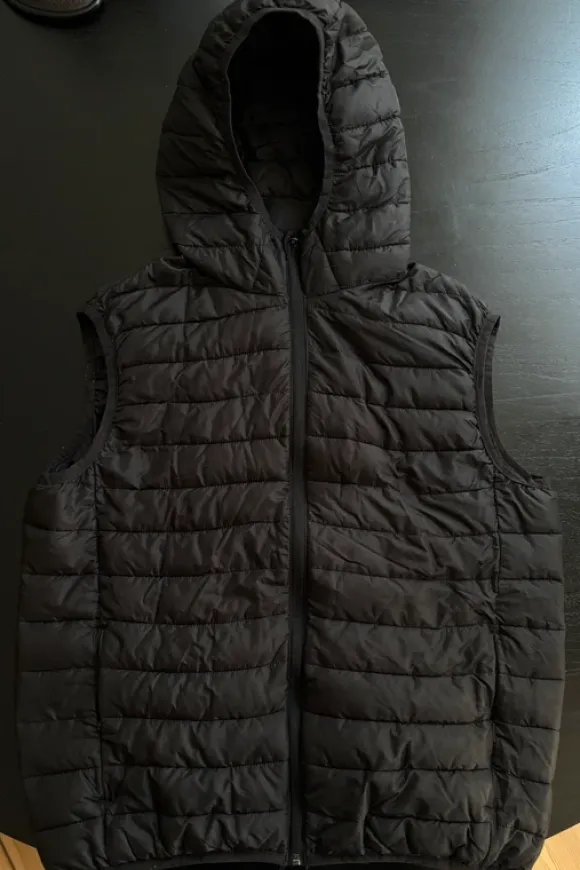 Sort vest