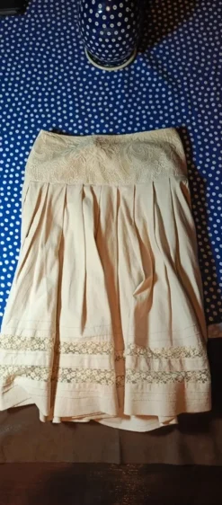 Spódnica do kolan Yoshe beżowa 🧸