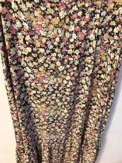 Spódnica midi Soaked in luxury kopertowa z falbaną S (36).
