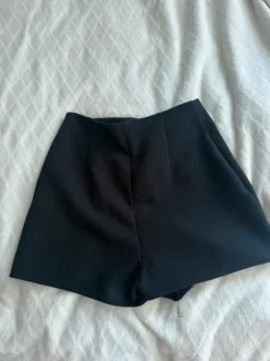 Spódniczko spodenki czarne Bershka śliczne