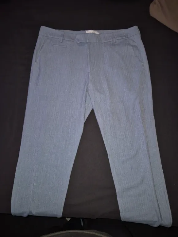 Speit nye Lyseblå suit pants fra Les Deux i str 34 sælges !