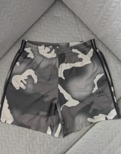 Spodenki Adidas moro, jak nowe