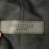 spodenki essentials