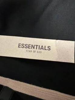 spodenki essentials