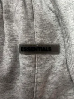 Spodenki essentials