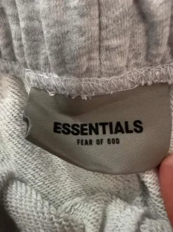 Spodenki essentials