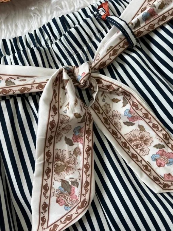 Spodenki szorty granatowe w paski bawełniane luźne z paskiem boho L