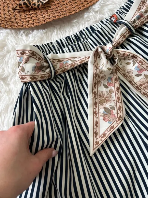 Spodenki szorty granatowe w paski bawełniane luźne z paskiem boho L