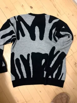 Streetwear striktrøje (Str. L)
