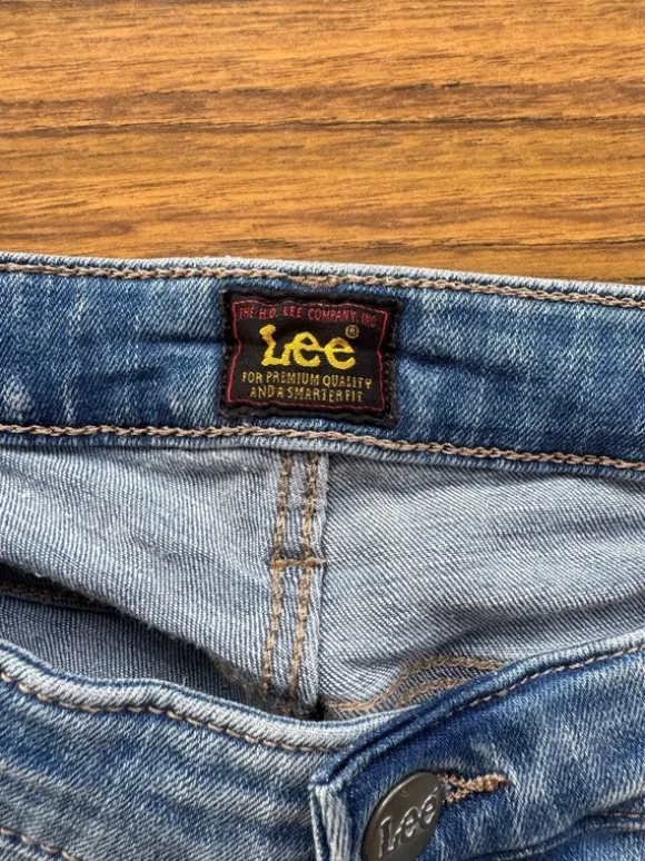 Stretchiga jeans med långa ben