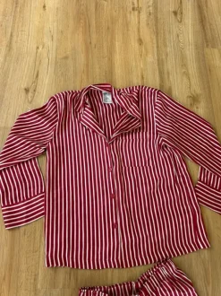 Stribet pyjamassæt