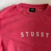 Stüssy Pink Stock Logo Hoodie | Haftowane Logo | Boxy Fit | Rozmiar M