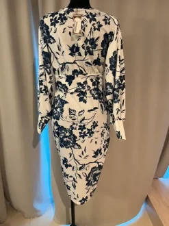Sukienka boohoo
