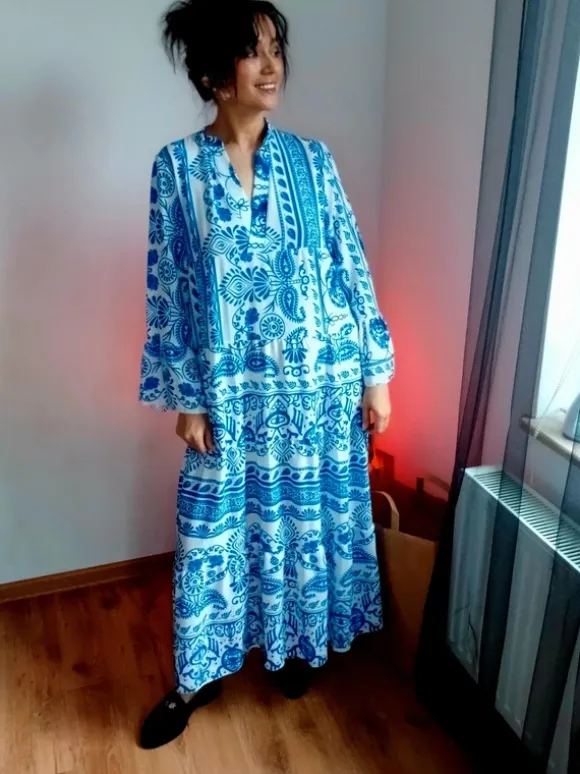 Sukienka maxi włoska niebiesko-biała wzory elegancka boho oversize