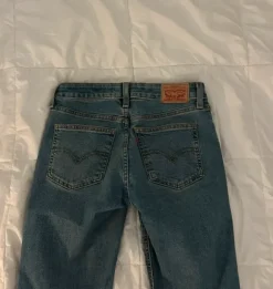 Superlow bootcut jeans
