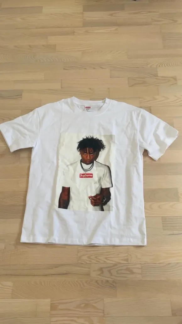 Supreme tee