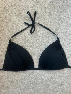 Svart bikinitopp