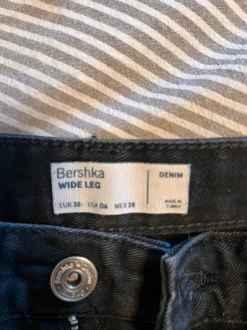 Svarta jeans