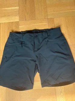 Svarta shorts
