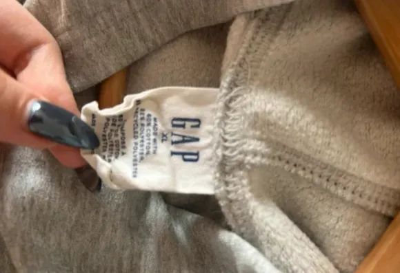 Szara bluza z kapturem GAP