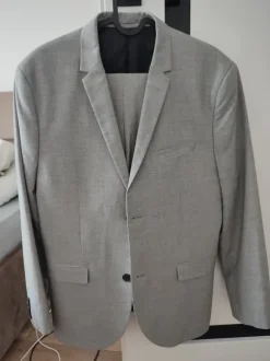 Szary męski garnitur H&M r. 50
