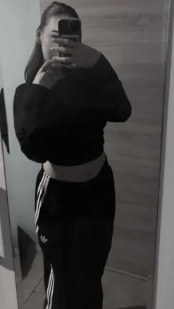 szerokie spodnie adidas