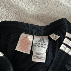 Szerokie spodnie ortalion adidas 3paski alternative vintage