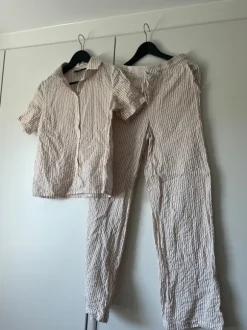 Todelt sæt, aldrig brugt